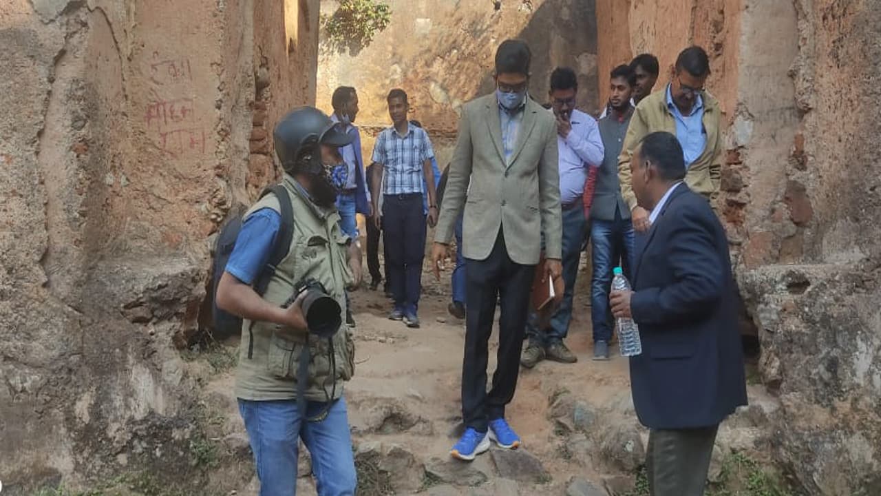 ऐतिहासिक धरोहर को बचाने के लिए पलामू किले का जल्द होगा कायाकल्प, जानें लातेहार डीसी की क्या है योजना