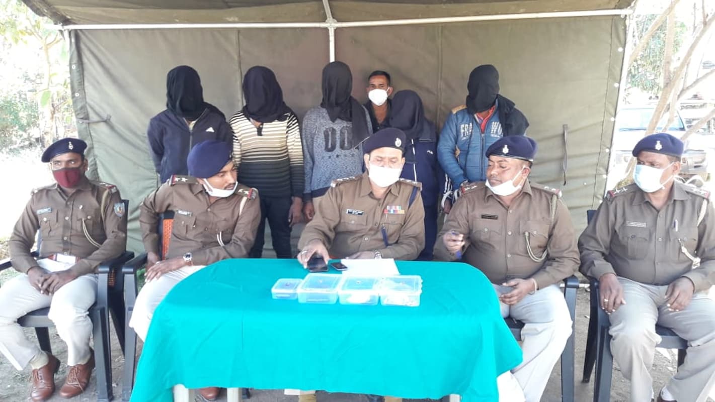 महुआडांड़ में डाका डालने वाले छत्तीसगढ़ के 5 डकैतों को लातेहार पुलिस ने किया गिरफ्तार, जेल भेजा