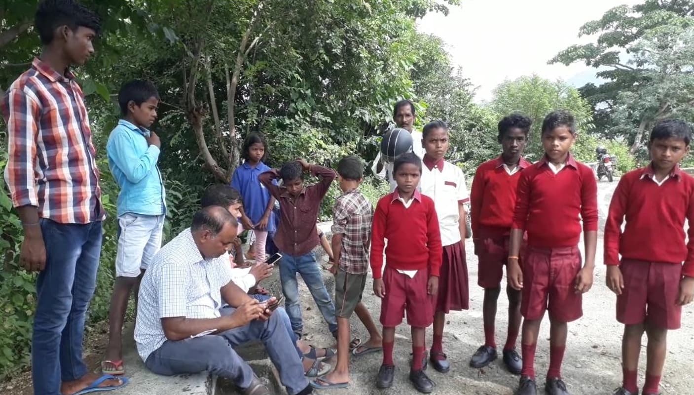 ऑनलाइन क्लास में है बहुत परेशानी, 60 प्रतिशत बच्चे नहीं कर पा रहे क्लास, 38 प्रतिशत बच्चों ने स्कूल छोड़ा