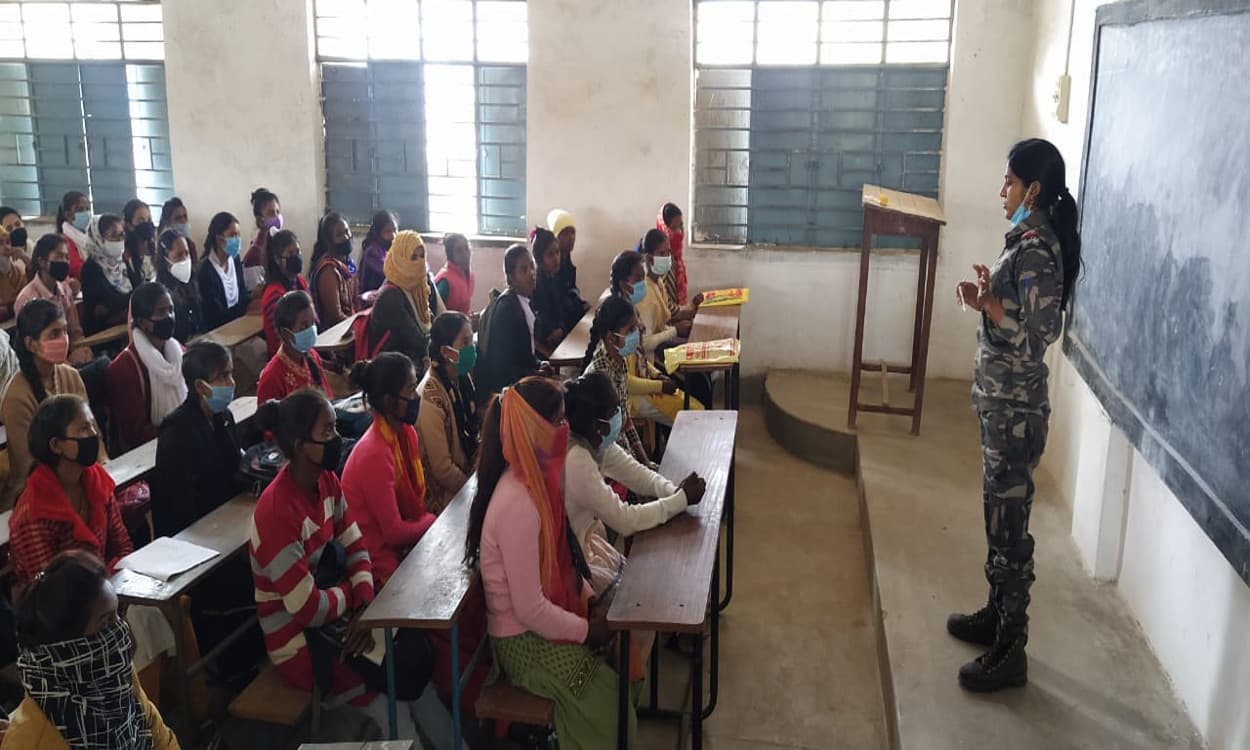 MLA Women College की स्टूडेंट्स की हुई काउंसलिंग, झारखंड में 10वीं व 12वीं के विद्यार्थियों का रहा पहला दिन