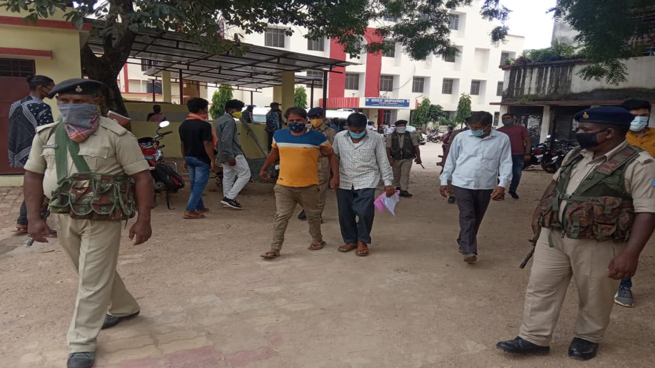 झारखंड हाईकोर्ट के निर्देश पर लातेहार सदर हॉस्पिटल में असजद का हुआ इलाज, NIA टीम पर पिटाई का लगाया है आरोप