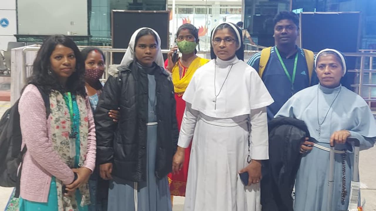 Russia-Ukraine crisis: यूक्रेन में फंसी लातेहार की लतिका पहुंची रांची, एयरपोर्ट पर उतरते ही डबडबायी आखें