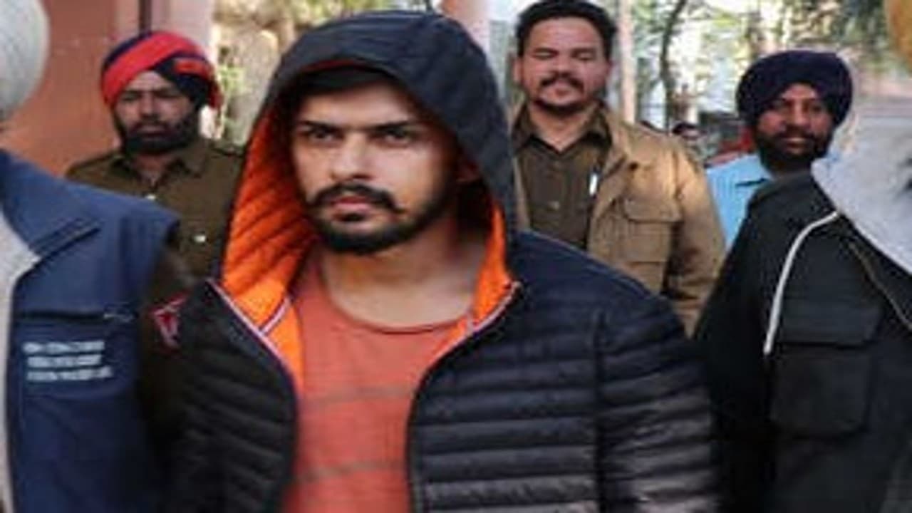 गैंगस्टर लॉरेंस बिश्नोई पहुंचे पटियाला हाउस कोर्ट, 5 दिन की हिरासत आज समाप्त
