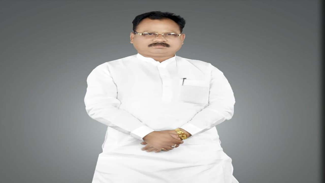 पंचतत्व में विलीन हुए बीजेपी नेता लक्ष्मण गिलुवा, चक्रधरपुर ने दूरदर्शी सोच और सहज नेता को खो दिया