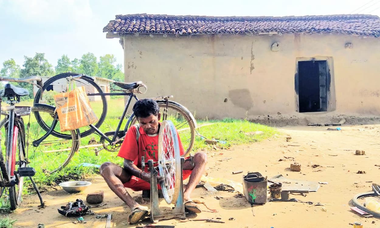 महाजनी प्रथा के खिलाफ और झारखंड आंदोलन में सक्रिय रहने वाले पैरा मंझियाइन और रामदास सोरेन के परिजनों का कोई नहीं ले रहा सुध