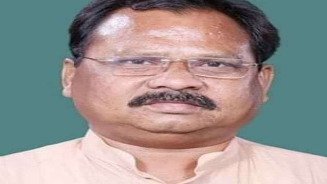 मृदुभाषी और सहज राजनीतिज्ञ के तौर पर लक्ष्मण गिलुवा की थी पहचान, रुद्र प्रताप षाड़ंगी को मानते थे अपना राजनीतिक गुरु