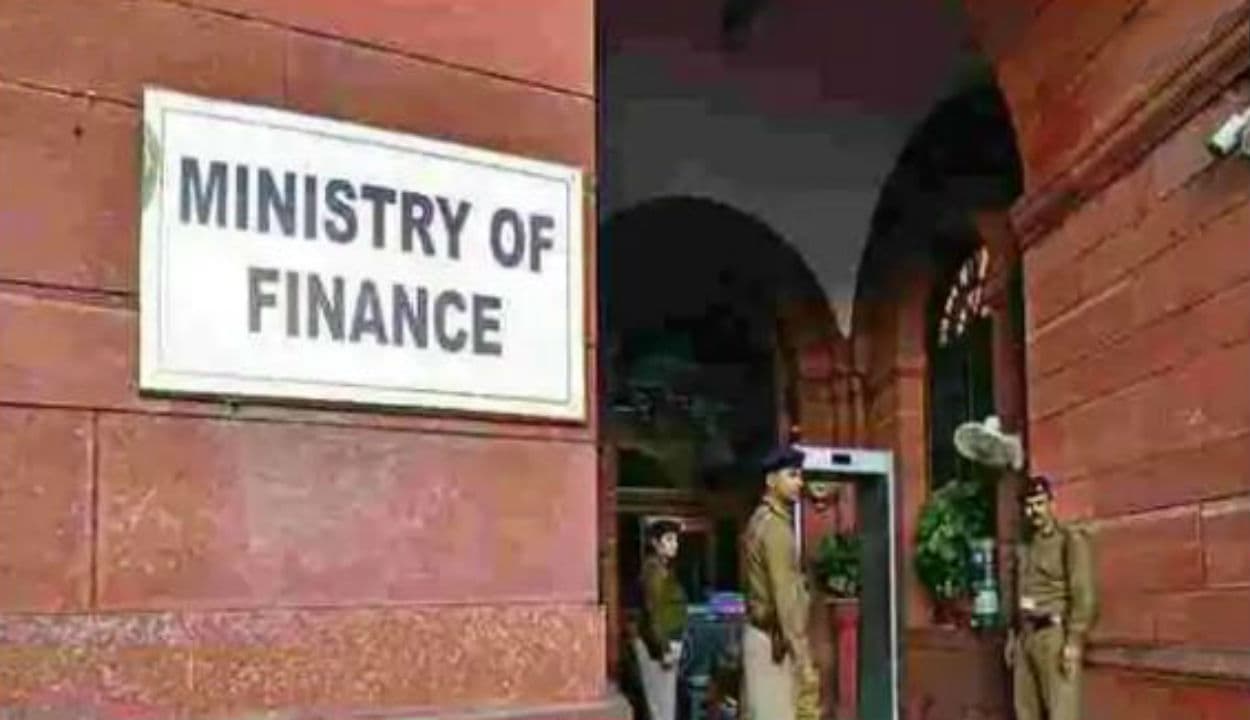 Loan लेने से पहले देख लें, देश के सबसे बड़े सरकारी बैंक ने बढ़ाई ब्याज दर, इतना ज्यादा ढीली होगी आपकी जेब
