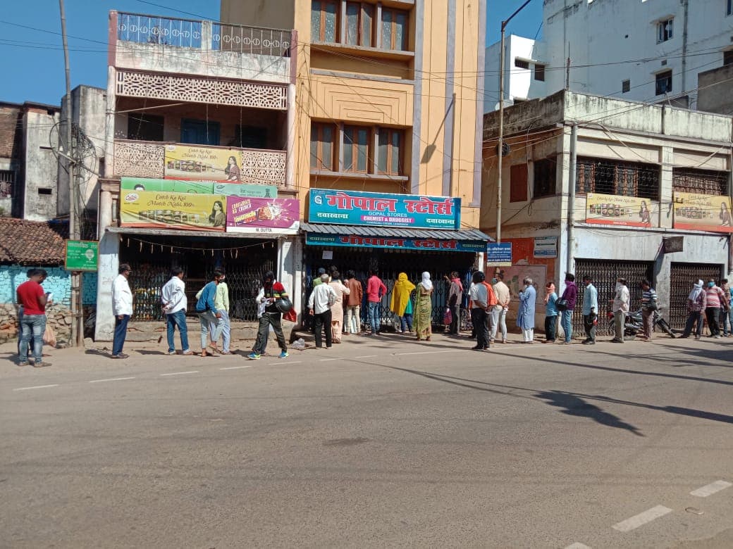 Coronavirus Pandemic : लोहरदगा में लोगों को समझ आया लॉकडाउन का महत्व, चारों ओर पसरा है सन्नाटा