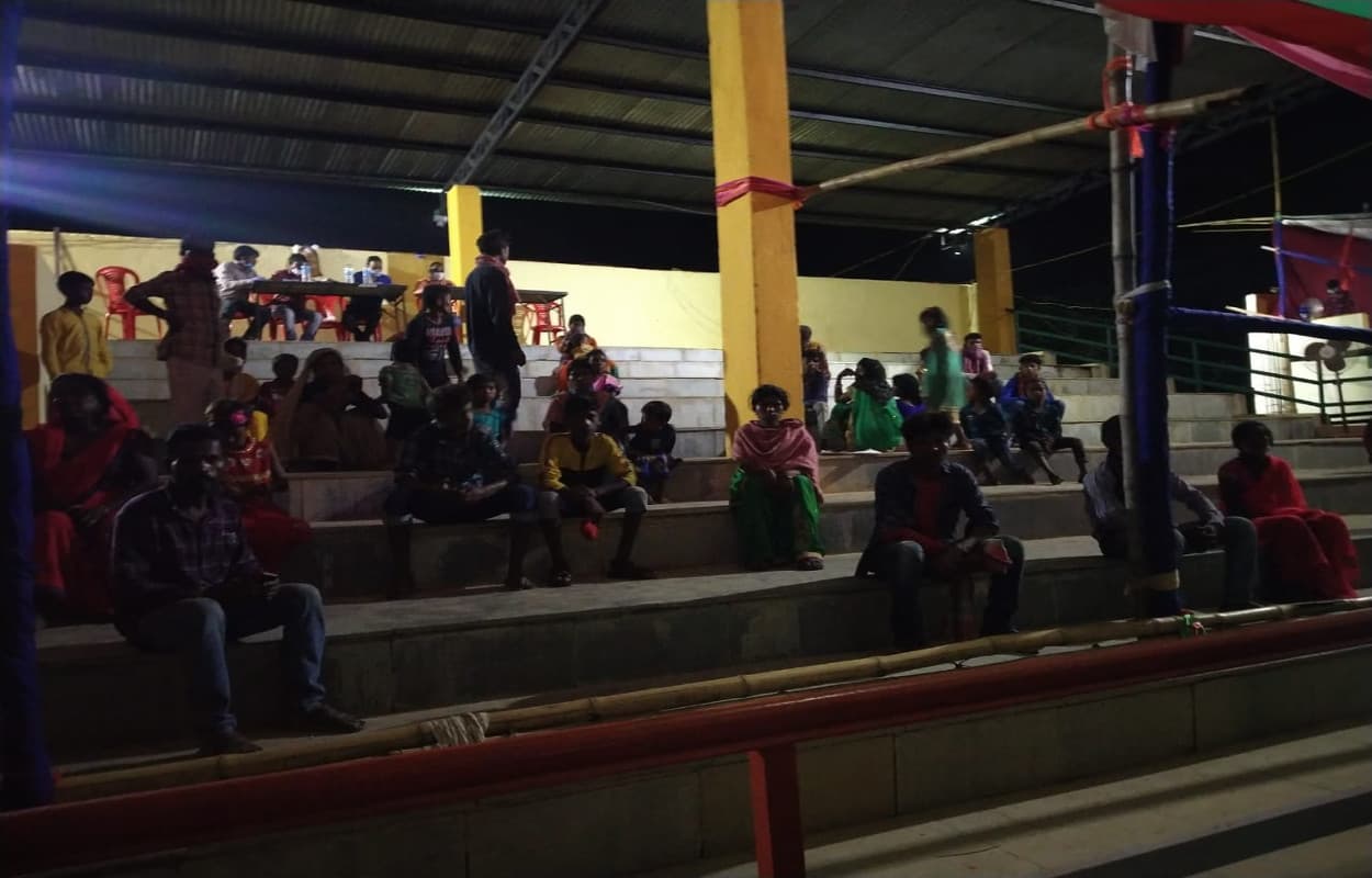 विदेश से 8 लोग समेत 686 श्रमिक पहुंचे लोहरदगा, स्क्रीनिंग के बाद भेजे गये होम कोरेंटिन