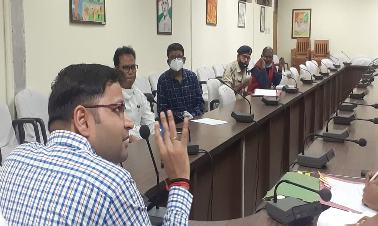 दीपावली एवं छठ में बिना लाइसेंस पटाखा बेचने वाले हो जायें सावधान, वर्ना होगी कार्रवाई, जिला प्रशासन करेगा औचक निरीक्षण