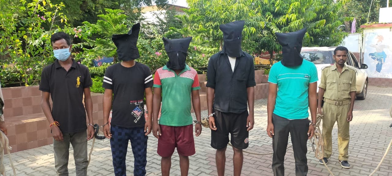 कोल्हान में लूट व चोरी के लिए कुख्यात गिरोह का मास्टरमाइंड कोलकाता से गिरफ्तार