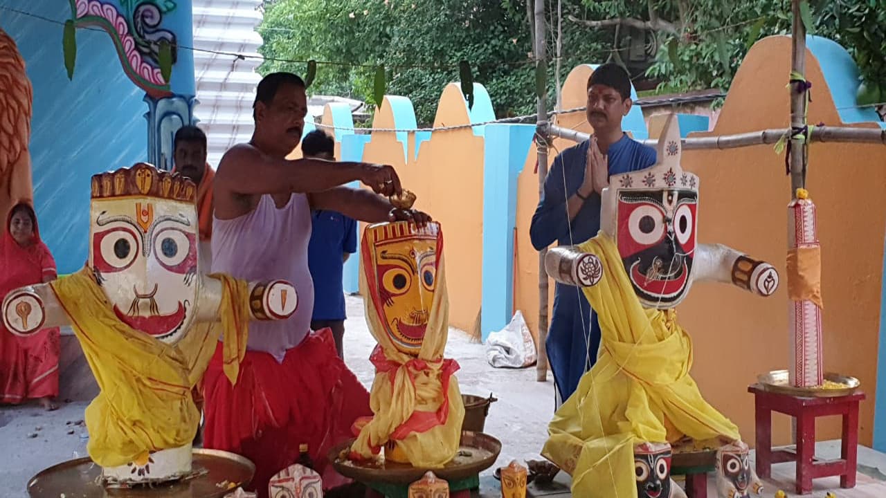 Lord Jagannath Snana Purnima : महाप्रभु जगन्नाथ का महास्नान, पुरोहितों ने की स्नान यात्रा की रस्म अदायगी, श्रद्धालुओं की नहीं उमड़ी भीड़