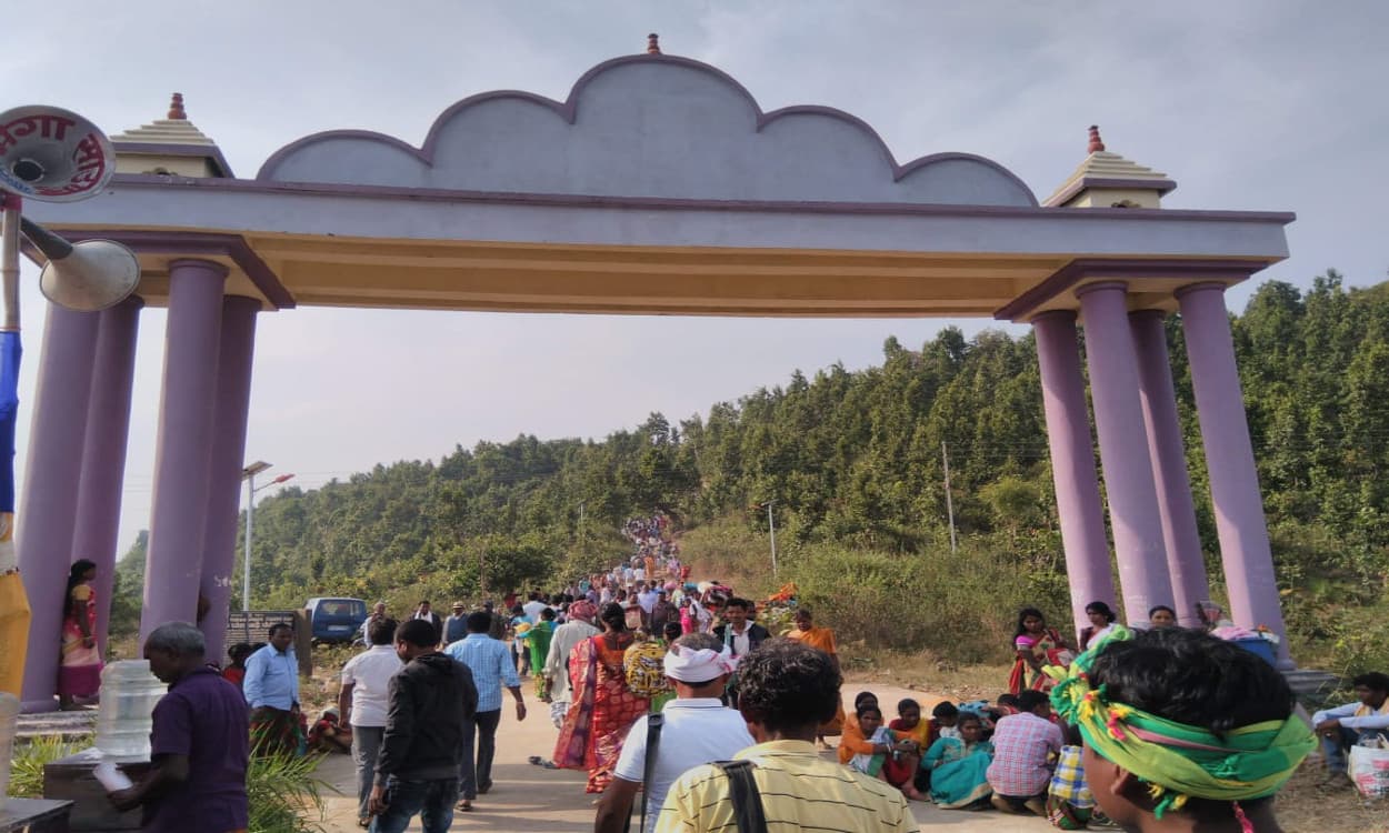 बोकारो में अंतरराष्ट्रीय संताल सरना धर्म महासम्मेलन का हुआ शानदार आगाज, इन देशों से आ रहे श्रद्धालु