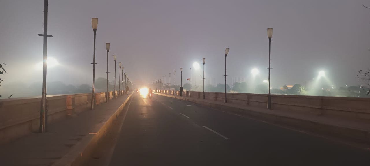 Lucknow Weather Update: होली पर पसीने छुड़ा रही गर्मी, हवाएं ​देंगी राहत, जानें अपने शहर के मौसम का हाल