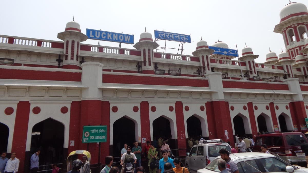 Indian Railways: मोबाइल एप से बुक कराएं जनरल टिकट, लंबी कतार में लगने का झंझट खत्म, जानें तरीका