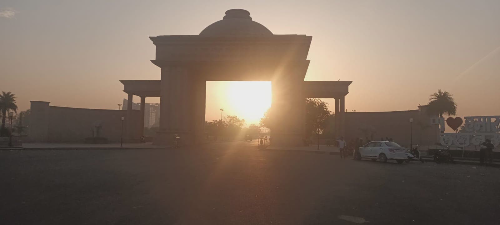 Lucknow Weather Update Video: लखनऊ में आसमान साफ, चलेंगी हवाएं, जानें बारिश का हाल और प्रमुख शहरों का मौसम