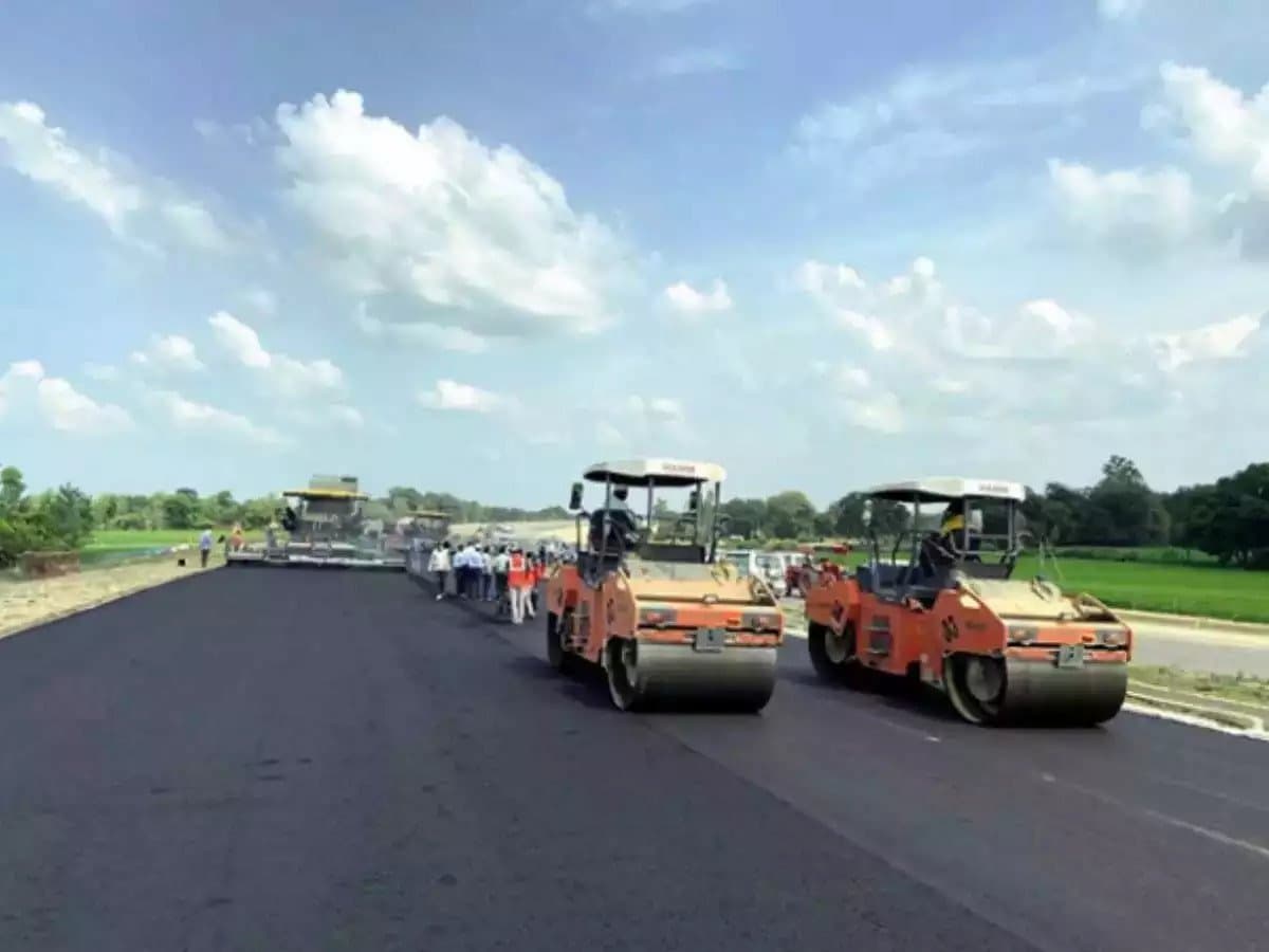 Lucknow Kanpur Expressway: लखनऊ-कानपुर के बीच की दूरी 35 मिनट में होगी पूरी, दिसंबर 2024 से दौड़ने लगेंगे वाहन