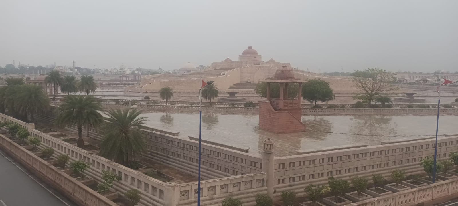 Lucknow Weather Update Video: धूप के बीच चलेंगी हवाएं, जानें बारिश की स्थिति, अपने शहर के मौसम का हाल