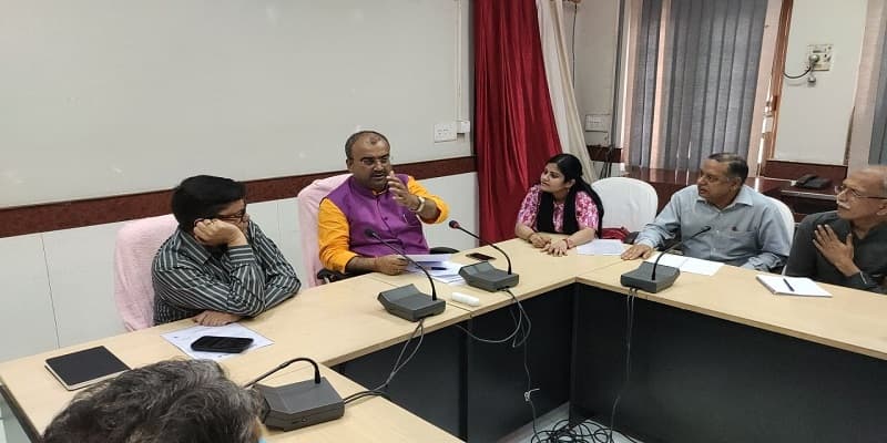 कोरोना वायरस को लेकर बिहार सरकार सतर्क, स्वास्थ्य मंत्री मंगल पांडे ने हर तरह से विभाग को तैयार रहने के दिये निर्देश