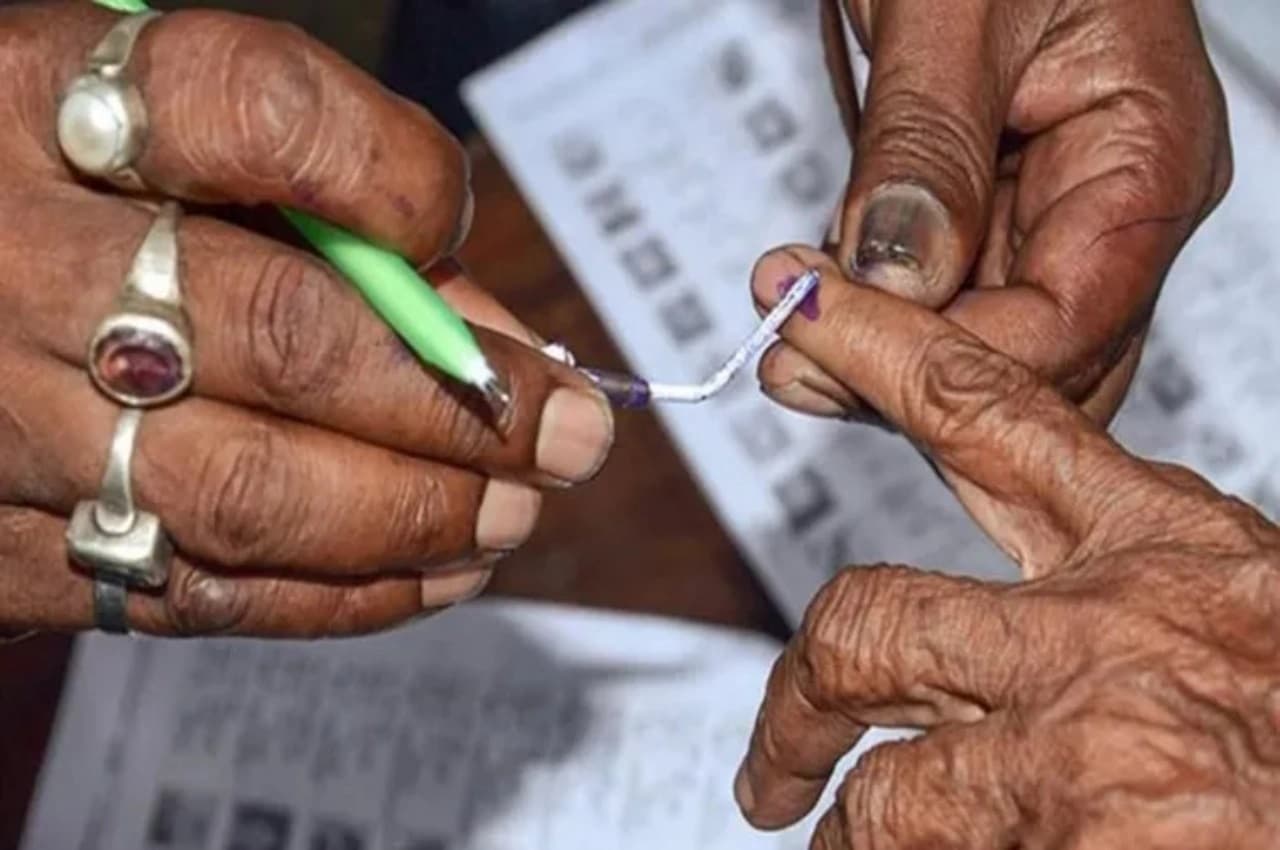Mizoram Election 2023: चुनाव से पहले मिजोरम में विधायक क्यों दे रहे हैं इस्तीफा ?
