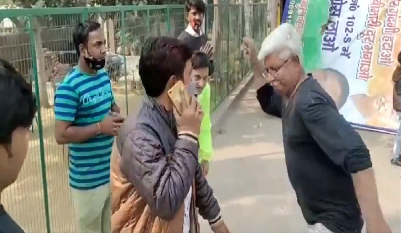 पूर्व कांग्रेस विधायक आसिफ मोहम्मद खान गिरफ्तार, एमसीडी कर्मचारियों से मारपीट का आरोप