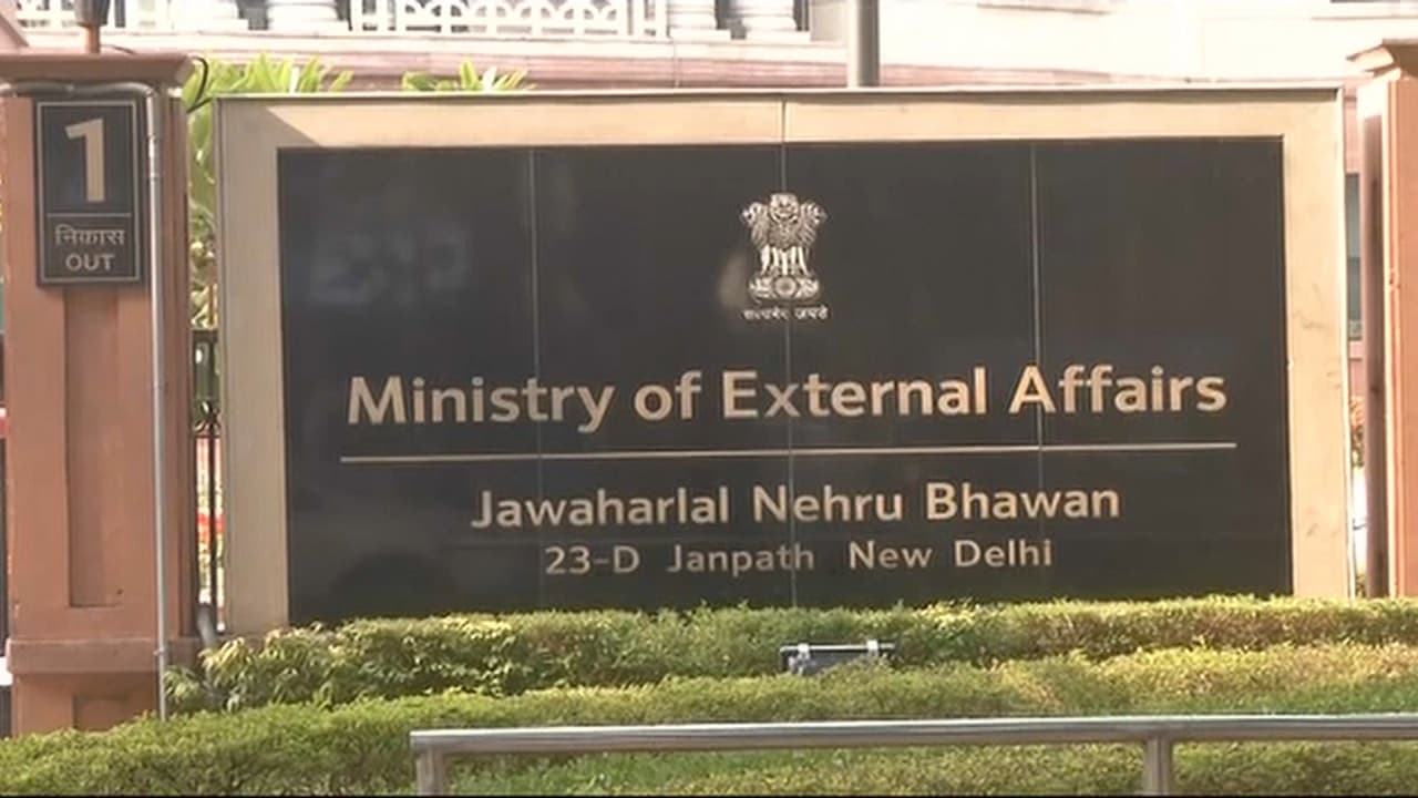 Jammu Kashmir News: पाकिस्तान के विदेश मंत्री ने बर्लिन में अलापा कश्मीर का राग, MEA ने दी ये प्रतिक्रिया Jammu Kashmir News: पाकिस्तान के विदेश मंत्री ने बर्लिन में अलापा कश्मीर का राग, MEA ने दी ये प्रतिक्रिया