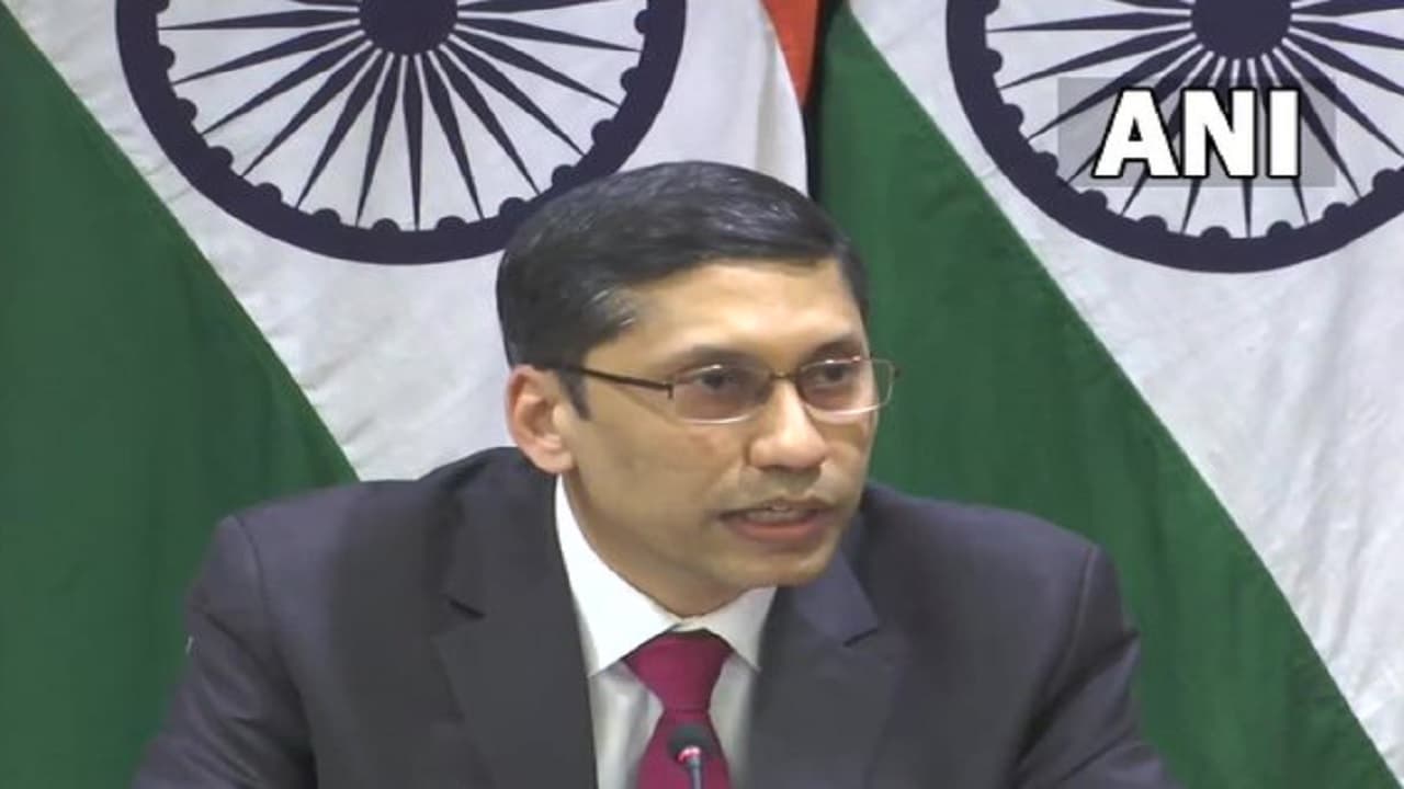 Ukraine Russia War: अब तक लगभग 17000 भारतीयों ने छोड़ा यूक्रेन बॉर्डर, विदेश मंत्रालय ने दी जानकारी Ukraine Russia War: अब तक लगभग 17000 भारतीयों ने छोड़ा यूक्रेन बॉर्डर, विदेश मंत्रालय ने दी जानकारी