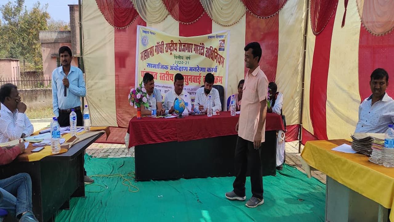 सखी मंडल की दीदियों को नहीं मिला बीज, तो बाजार से खरीद कर खुद तैयार किया पोषण वाटिका, जानें पूरा मामला