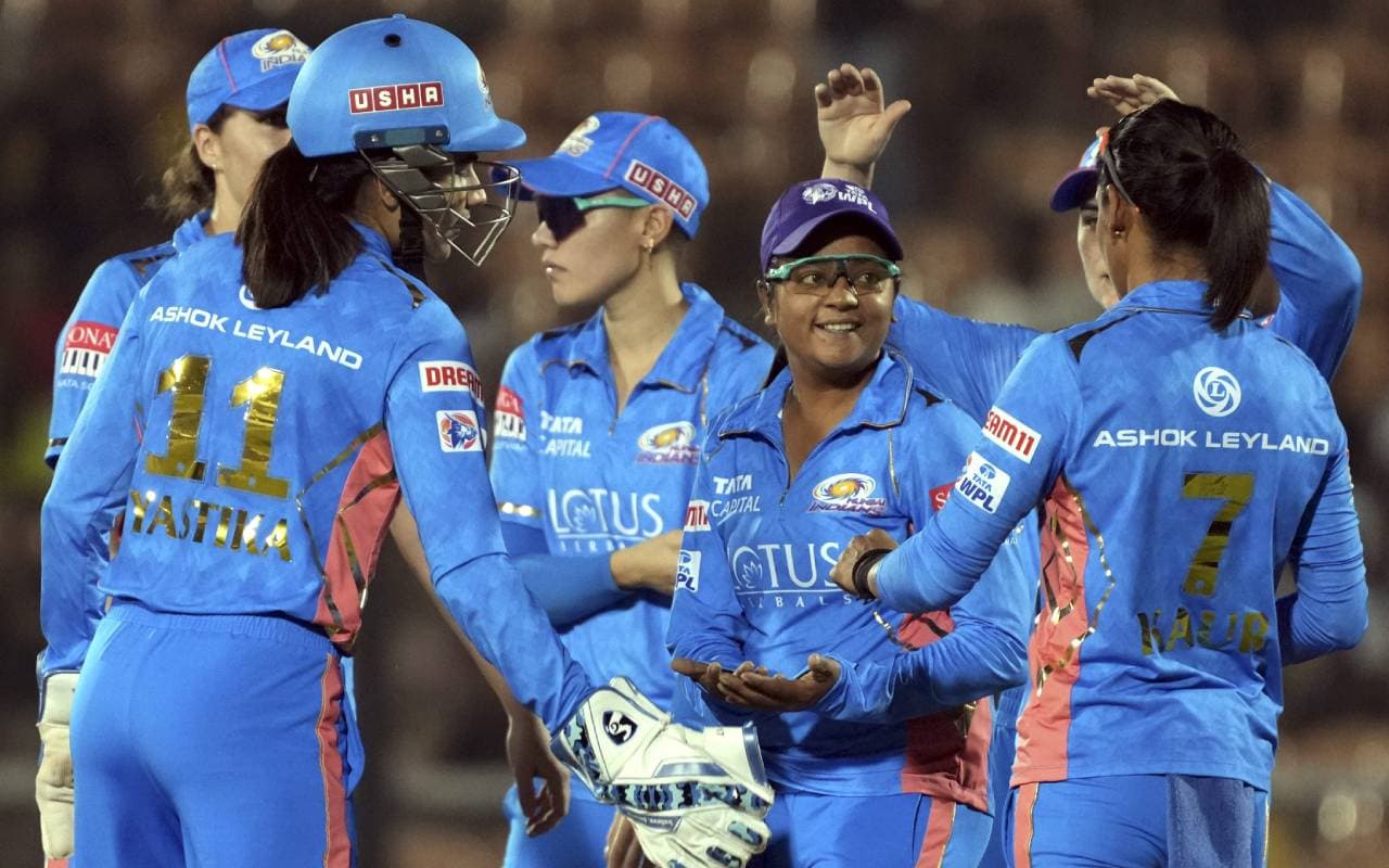 MI vs UP, WPL 2023: हरमनप्रीत कौर के 53 रन से मुंबई ने दर्ज की चौथी जीत, यूपी को 8 विकेट से हराया, Photos