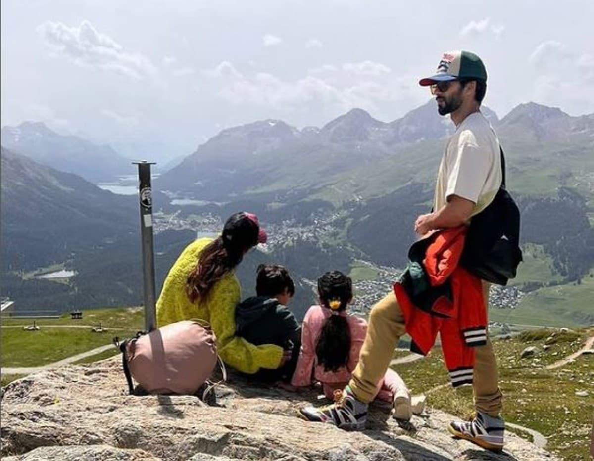 मीरा राजपूत ने पति शाहिद कपूर संग एंजॉय किया डिनर डेट, शेयर की हैप्पी फैमिली PHOTO