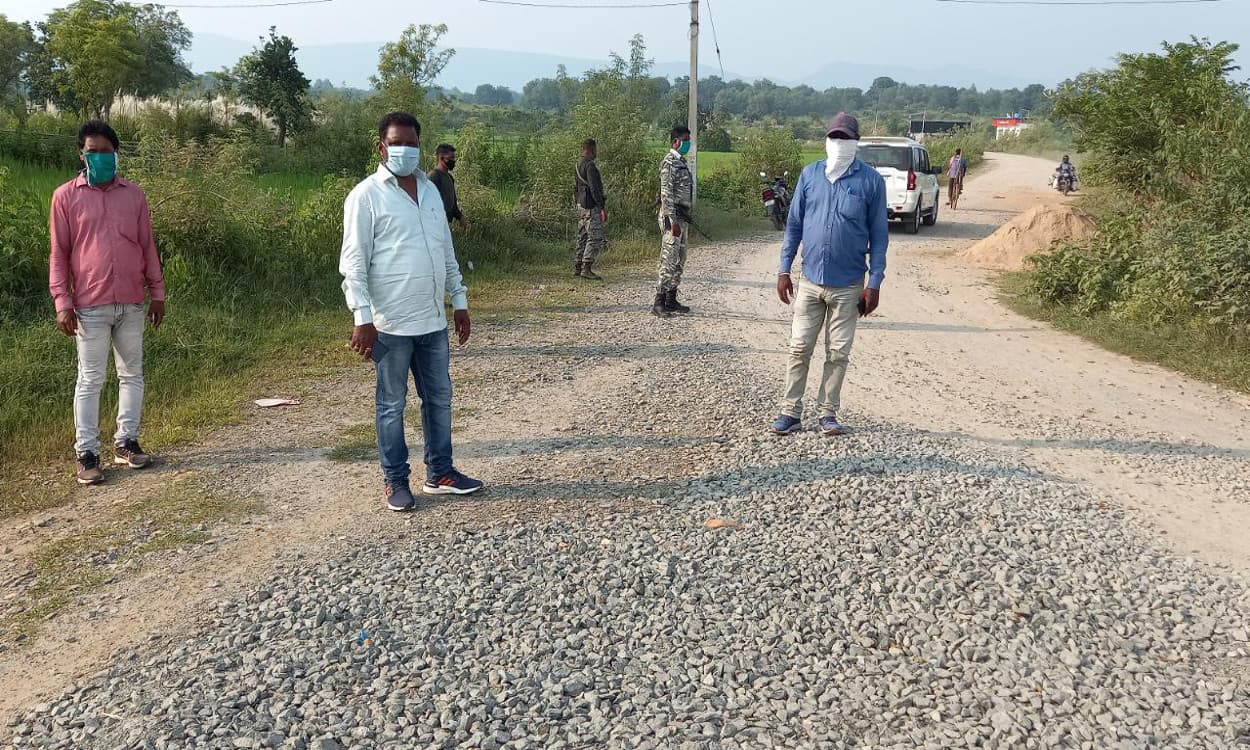 खरसावां- रड़गांव सड़क निर्माण की धीमी गति से विधायक दशरथ गागराई नाराज, विधानसभा में मामला उठाने की कही बात