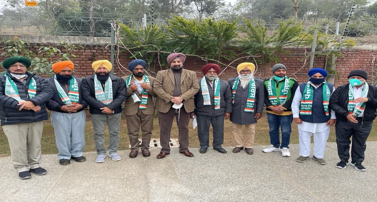 पंजाब चुनाव : कांग्रेस को झटका, दो बार के विधायक लव कुमार गोल्डी अमरिंदर सिंह की पार्टी में शामिल हुए