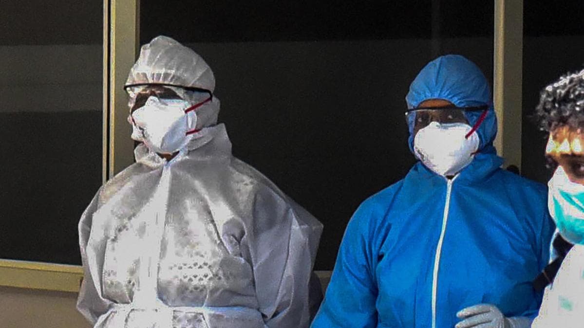 केस होने की नौबत आयी तो पॉजिटिव जूनियर डॉक्टर आइसीयू से निकले