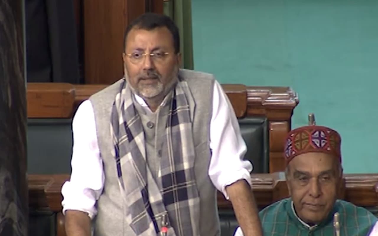 निशिकांत दुबे ने अदाणी मामले में राहुल गांधी ‍व कांग्रेस पर किया पलटवार