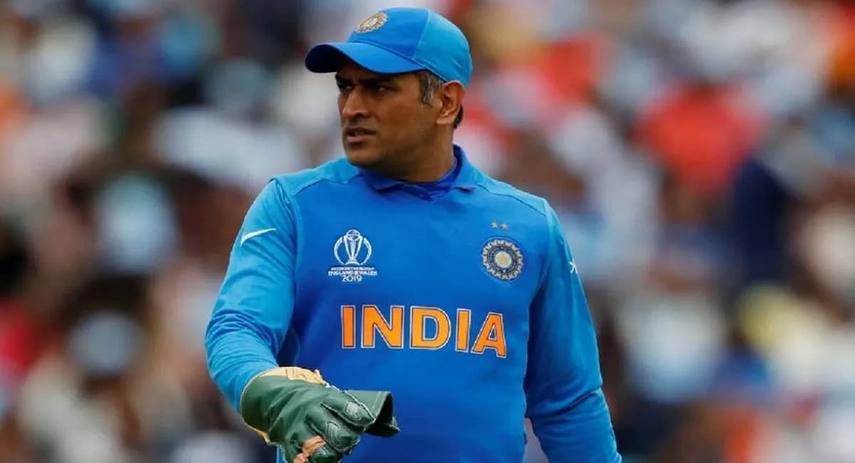 क्रिकेटर के साथ एक सफल किसान भी हैं एमएस धोनी, 44 एकड़ के फार्म हाउस में करते हैं खेती