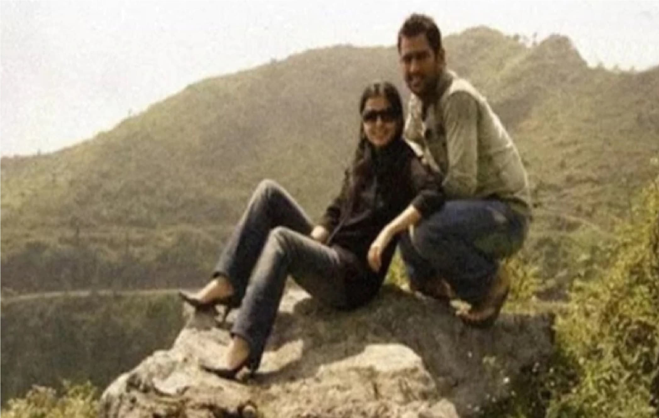 MS Dhoni की एक्स गर्लफ्रेंड की तसवीर सोशल मीडिया पर वायरल, इस हादसे ने कर दिया हमेशा के लिए अलग