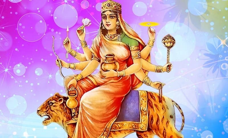 कूष्मांडा जय जग सुखदानी, मुझ पर दया करो महारानी...आज नवरात्रि के चौथे दिन इस आरती के पढ़े बिना पूजा रह जाती है अधूरी, देखें Video