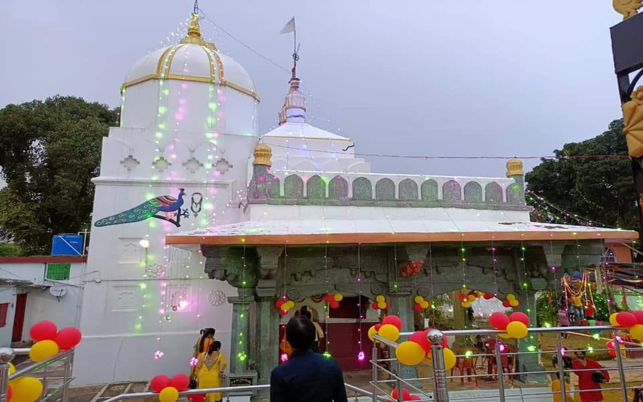 Janmasthami 2022: रांची के मदन मोहन मंदिर में हुई पूजा-अर्चना, झूलन बना आकर्षक का केंद्र