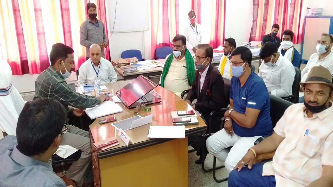 Madhupur Byelection 2021 : स्क्रूटनी में एक प्रत्याशी का नामांकन खारिज, एक ने नाम लिया वापस, 6 प्रत्याशी के चुनावी मैदान में रहने के आसार