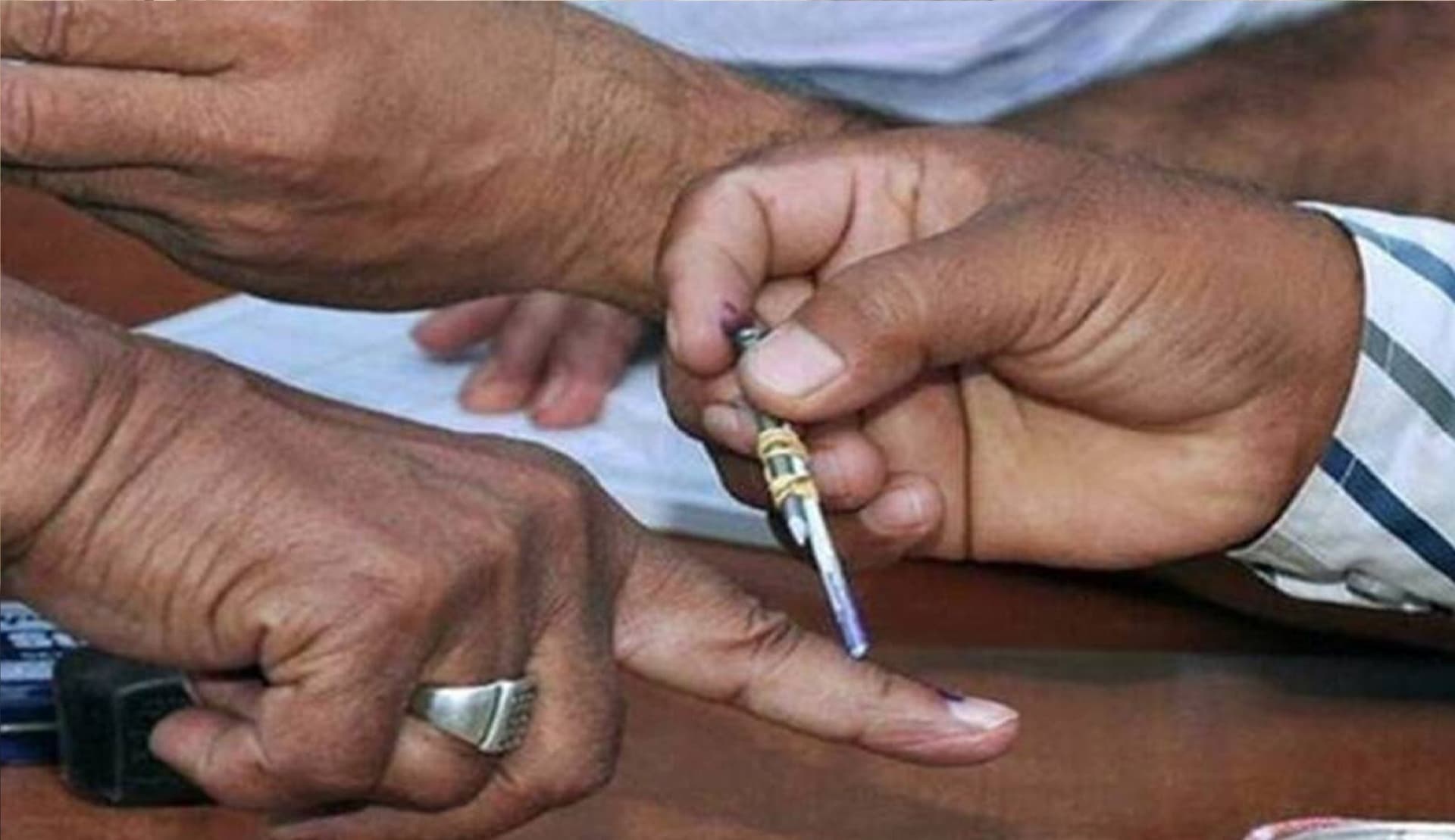 Maharashtra Panchayat Chunav Results 2021 : भाजपा-शिवसेना के बीच कांटे की टक्कर, अनिल देशमुख का दावा, महा विकास अघाडी की हुई बड़ी जीत