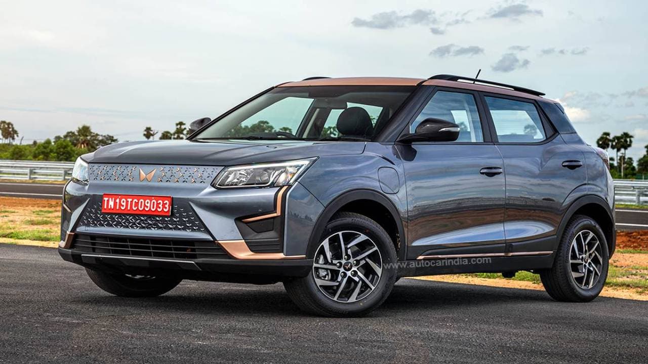 PHOTO : महिंद्रा ने XUV400 में फीचर्स को किया अपडेट, चेक करें लेटेस्ट एडिशन