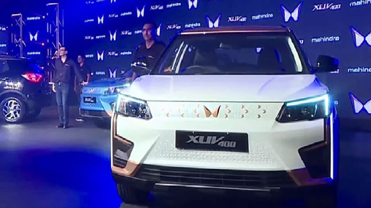 PHOTO : महिंद्रा की ये सस्ती इलेक्ट्रिक एसयूवी कार 456km की देती है रेंज, लंबी दूरी के लिए बेस्ट