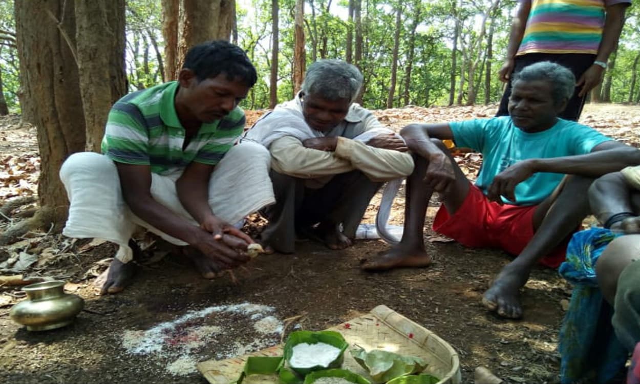 Durga Puja 2021 : गुमला के असुर जनजाति के लोग करते हैं महिषासुर की पूजा, जानें क्या है इसके पीछे की कहानी