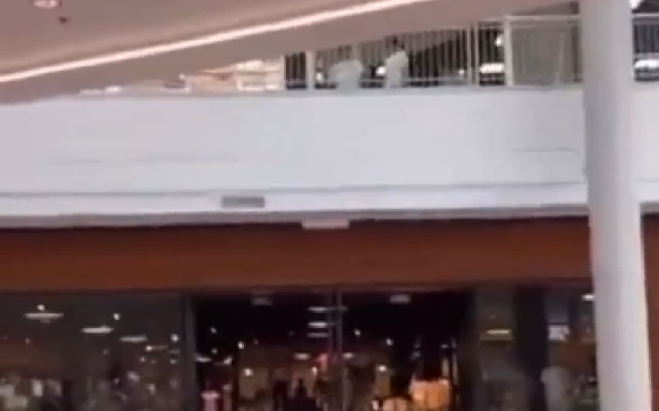 मॉल ऑफ अमेरिका में गोलीबारी, 19 साल के एक युवक की मौत