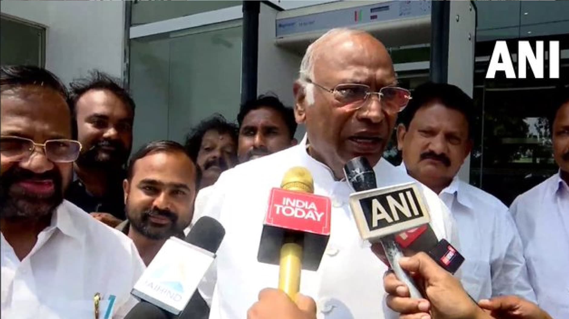 अमित शाह के आरोप पर खरगे का पलटवार, कहा- गृह मंत्री हमेशा गुमराह और झूठ बोलते हैं