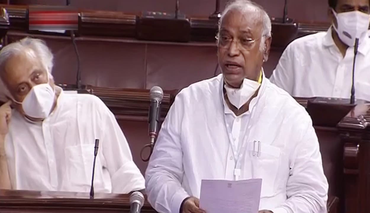 टीएमसी सांसद के निलंबन और पेगासस विवाद पर राज्यसभा में विपक्ष का हंगामा, कार्यवाही सोमवार तक के लिए स्थगित