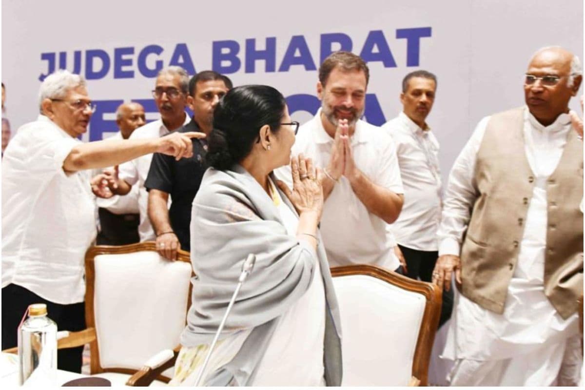 I-N-D-I-A गठबंधन की बैठक में संयोजक और संगठन पर आज होगा फैसला, ममता बनर्जी ने कहा न करें समय बर्बाद I-N-D-I-A गठबंधन की बैठक में संयोजक और संगठन पर आज होगा फैसला, ममता बनर्जी ने कहा न करें समय बर्बाद