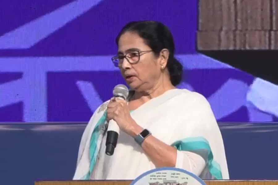 बीएसएफ को ममता का संदेश : ‘मोदी आज हैं, कल नहीं, आपको देश की सीमाओं की रक्षा करनी है’