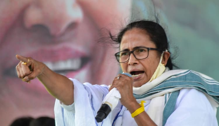 नारद स्टिंग मामले में फंसी ममता बनर्जी, सीबीआई के खिलाफ कोलकाता में दर्ज हुई प्राथमिकी