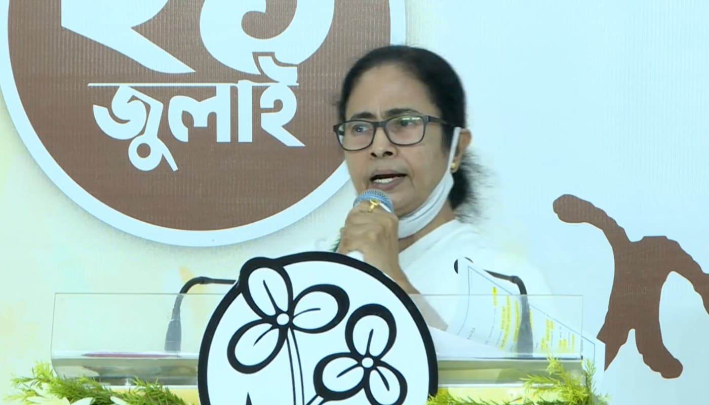 shahid diwas 21 July: ममता बोलीं- पेगासस से लोगों को परेशान किया गया, हमने गंगा में तैरती लाशें देखीं